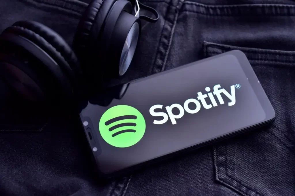 spotify-3 - Online Tech Tips Spotify logo on smart phone screen